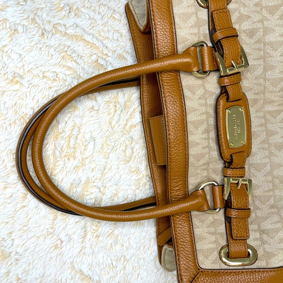 Authentic Michael Kors Hamilton Canvas Satchel - Picture 5 of 10